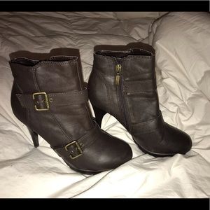 Guess boots barely worn